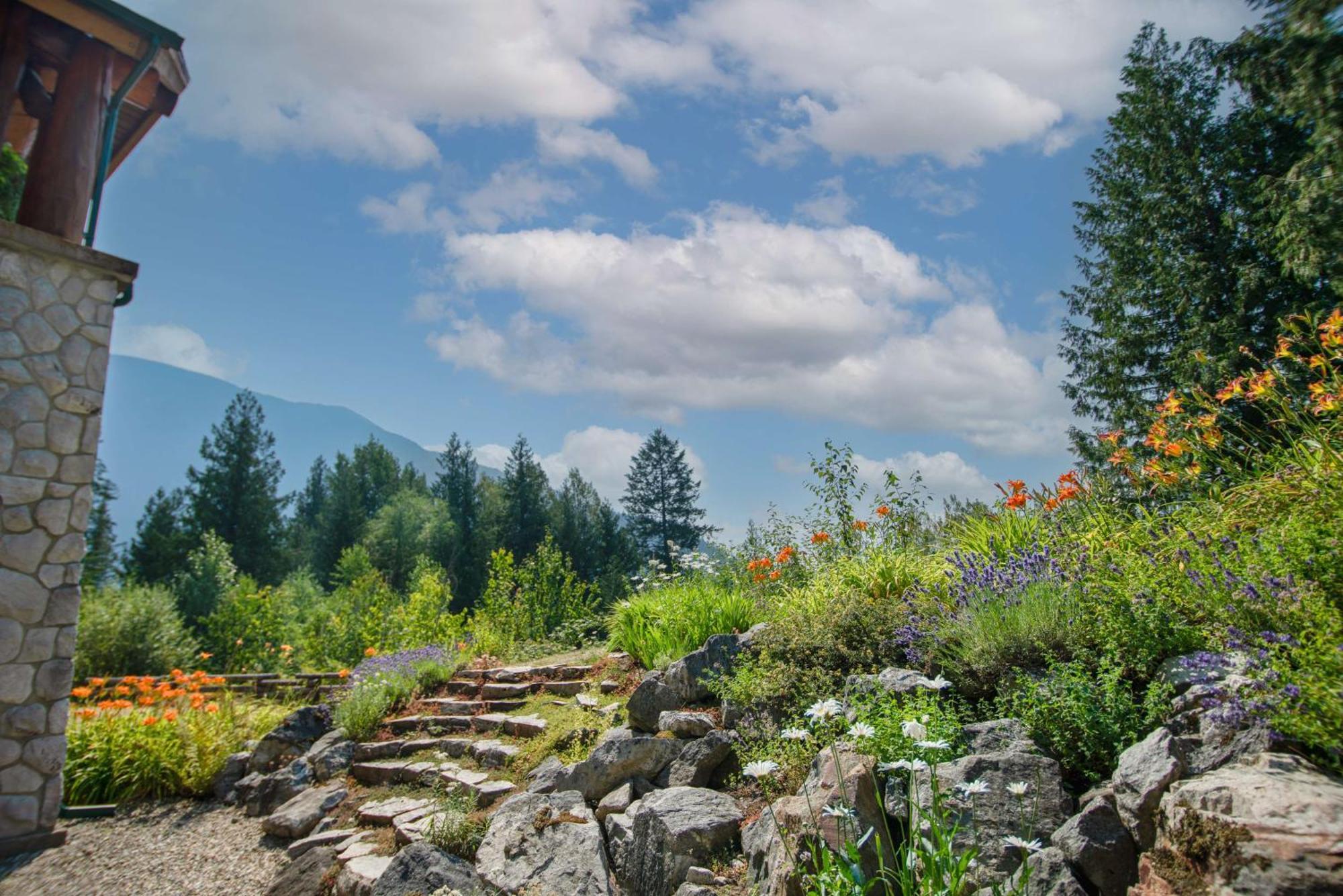 Coast Hillcrest Hotel Revelstoke Exterior foto