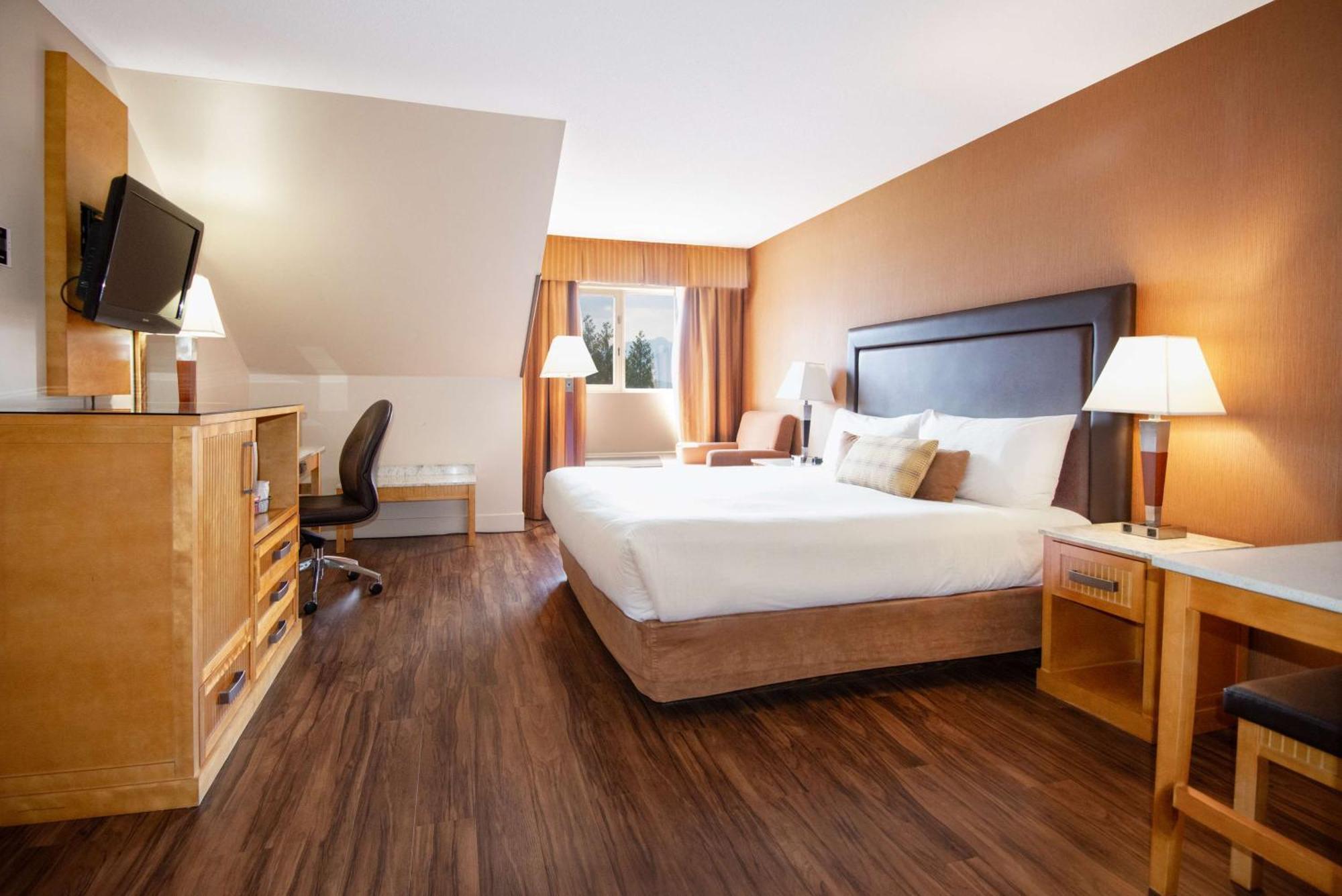 Coast Hillcrest Hotel Revelstoke Exterior foto