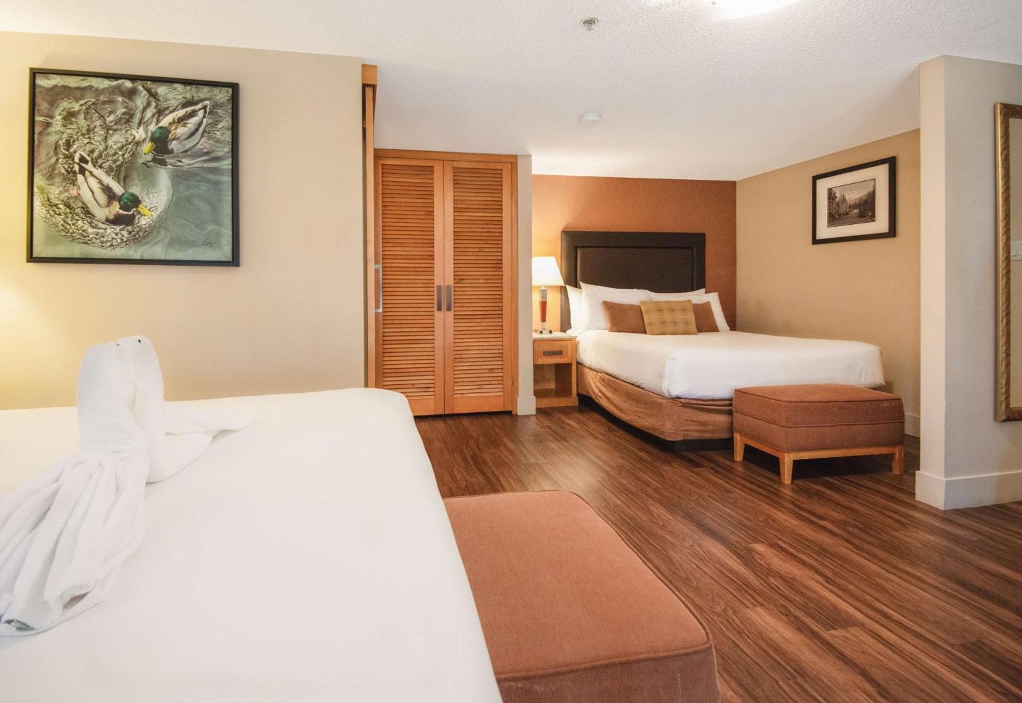 Coast Hillcrest Hotel Revelstoke Exterior foto